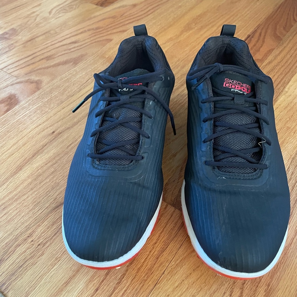 Sketchers Black and Red Arch Fit Golf Shoes. Only slightly used. Worn twice.